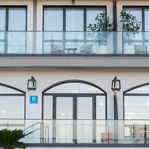 4* Hotel Hiru Uhinak